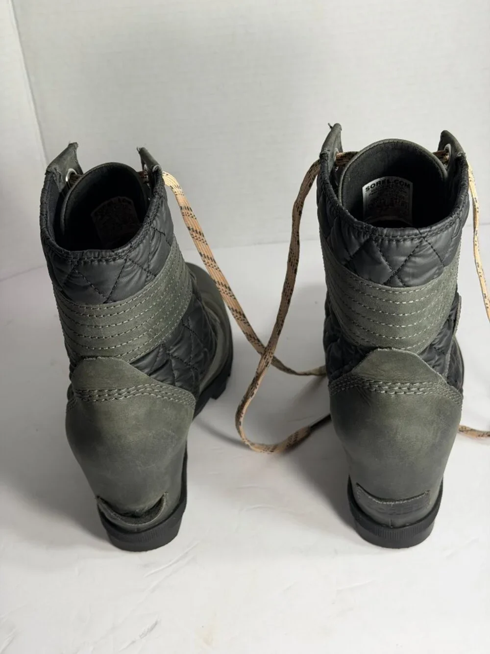 WOMENS SIZE 8.5 SOREL BOOTS
